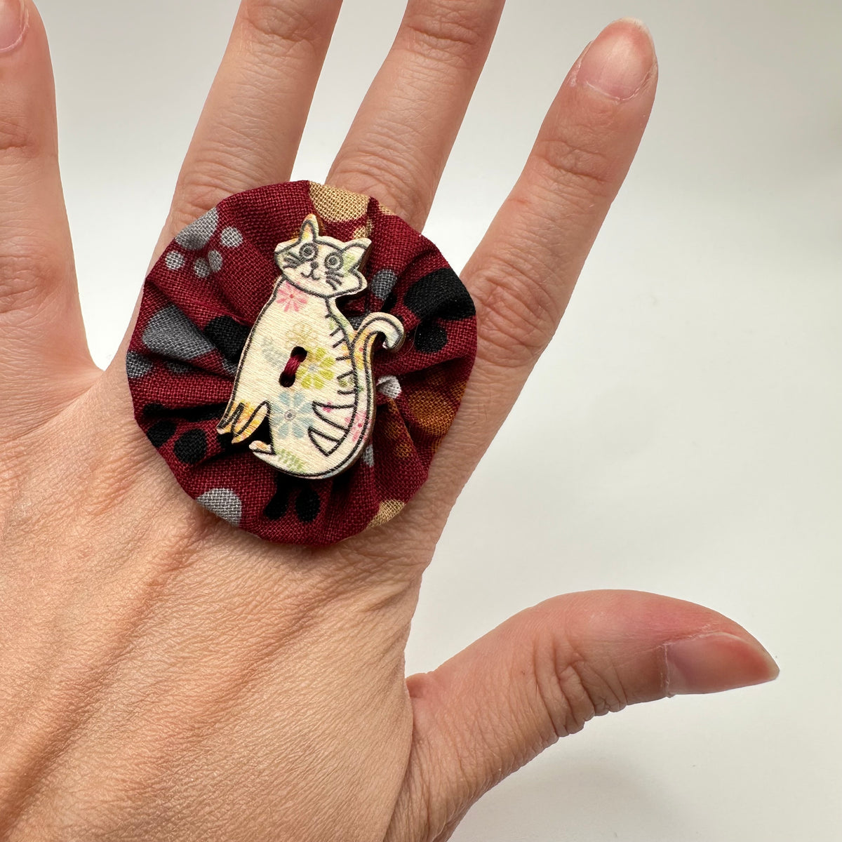 Fabric Swirl Kitty Cat Adjustable Ring - Burgundy