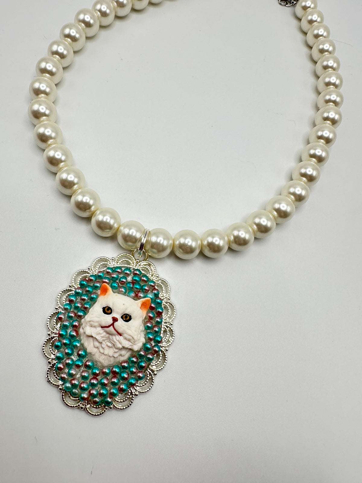 Persian Princess Cat Pearl Necklace